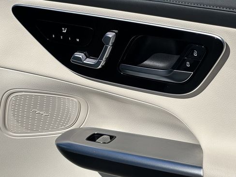 Certified 2024 Mercedes-Benz GLC 300 image 17