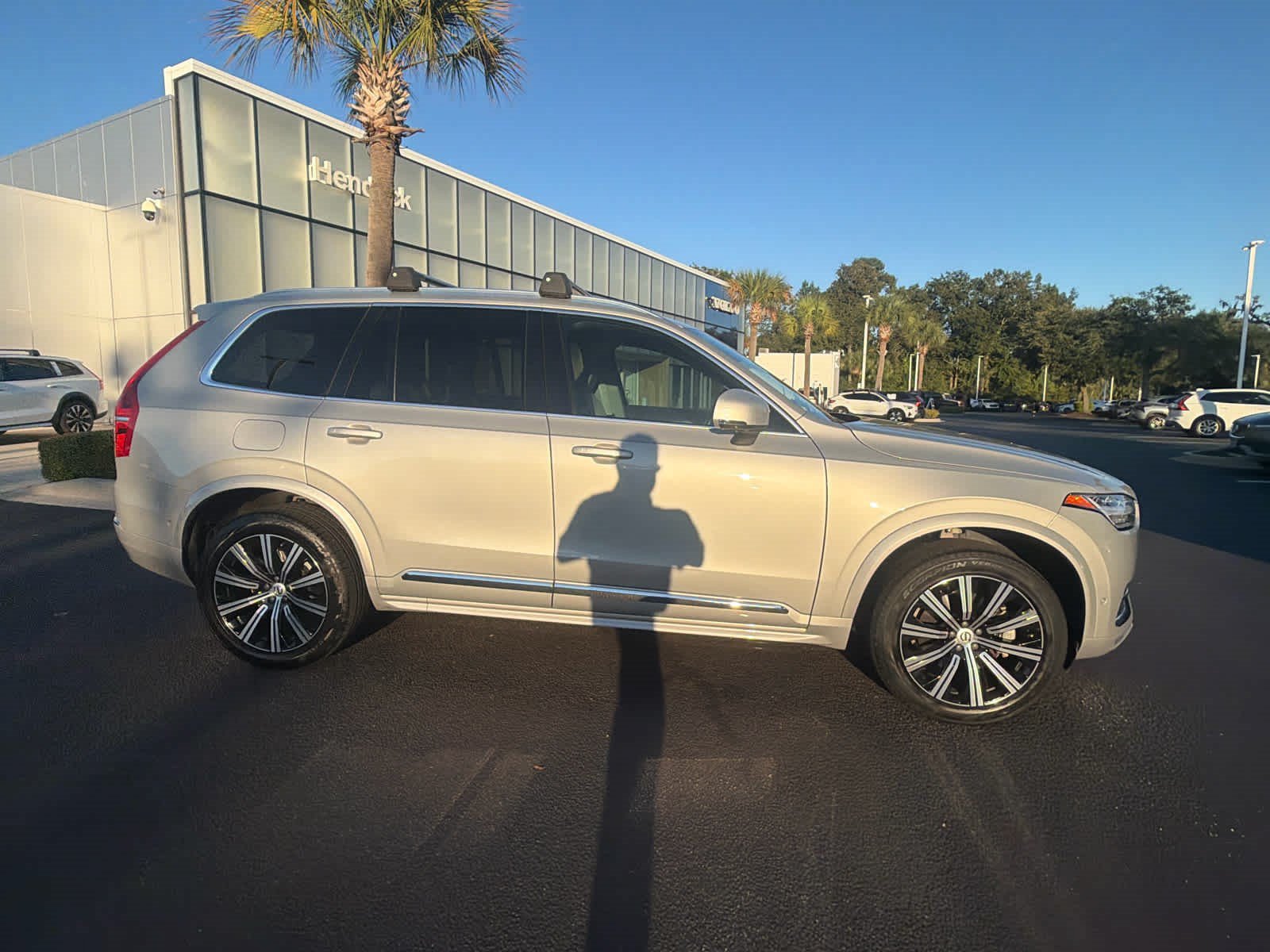Used 2024 Volvo XC90 B5 Plus w/ Protection Package Premier AWD/4WD image 16