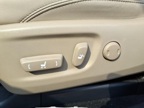 Used 2021 Toyota 4Runner SR5 Premium w/ Moonroof Package RWD image 14