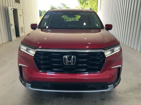 Certified 2025 Honda Pilot Touring image 28