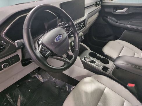 Used 2023 Ford Escape Platinum image 11