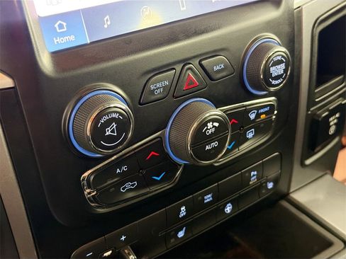 Used 2022 RAM 1500 Classic SLT w/ SLT Plus D￩cor Group image 14