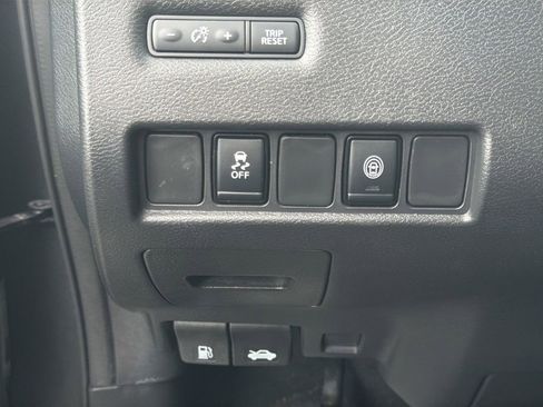 Used 2023 Nissan Murano S FWD image 17