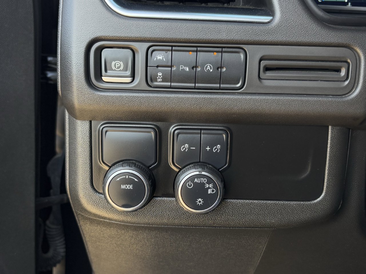 Used 2024 Chevrolet Tahoe LT RWD image 24