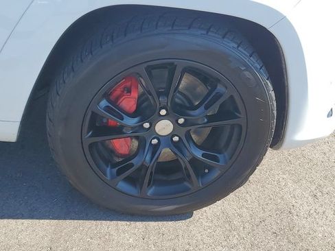Used 2015 Jeep Grand Cherokee SRT w/ Luxury Group II AWD/4WD image 6