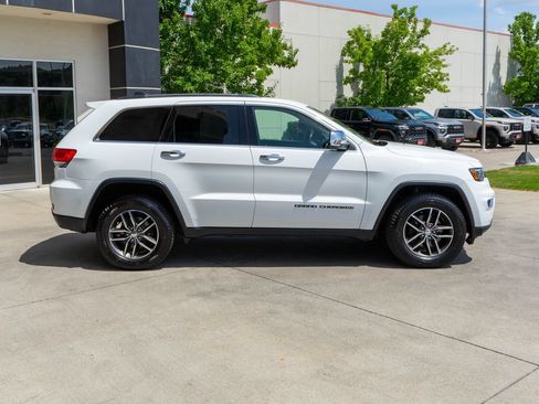 Used 2018 Jeep Grand Cherokee Limited w/ Luxury Group II AWD/4WD image 8