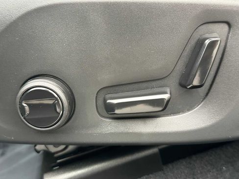 Used 2025 Volvo XC60 B5 Core w/ Protection Package Premier image 22