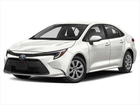 Used 2025 Toyota Corolla LE image 1
