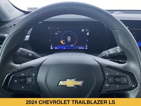 Certified 2024 Chevrolet TrailBlazer LS w/ LS Convenience Package FWD image 3