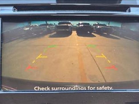 Used 2021 Nissan Rogue Sport S image 12