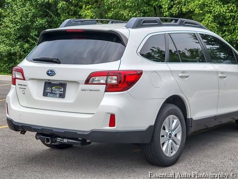 Used 2015 Subaru Outback 2.5i Premium AWD/4WD image 6