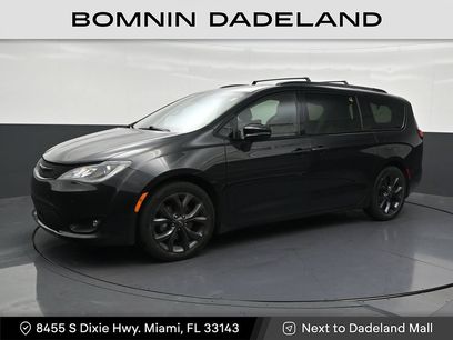 Used 2019 Chrysler Pacifica Limited w/ Advanced Safetytec Group