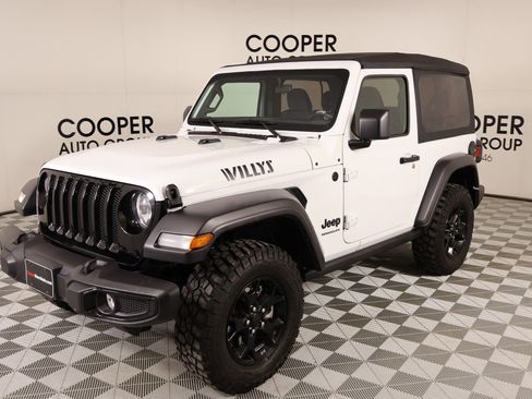 Used 2022 Jeep Wrangler Sport image 9