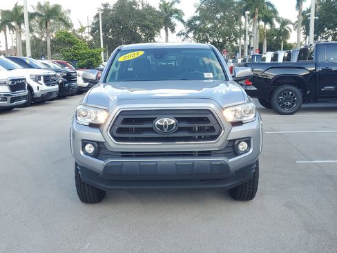 Used 2021 Toyota Tacoma 2WD Double Cab image 9