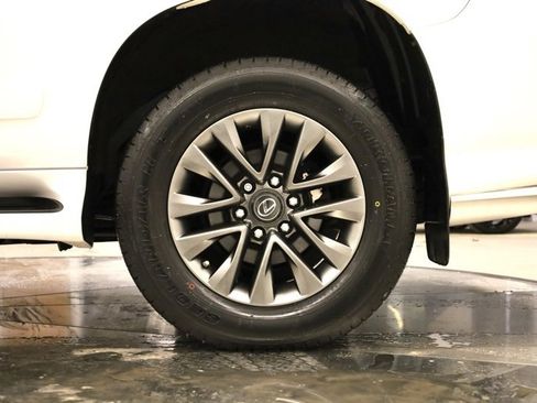 Used 2019 Lexus GX 460 Luxury w/ Sport Design Package image 44