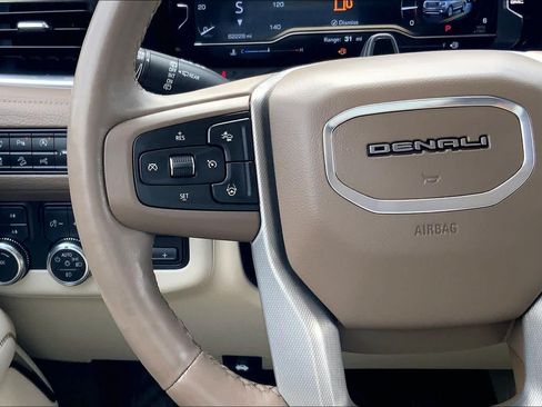 Used 2024 GMC Yukon Denali w/ Advanced Technology Package AWD/4WD image 24