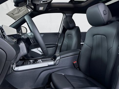New 2026 Mercedes-Benz GLB 250 image 16