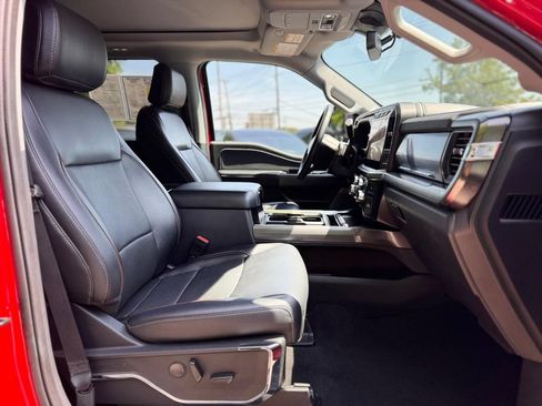 Used 2024 Ford F250 Lariat w/ Black Appearance Package AWD/4WD image 28