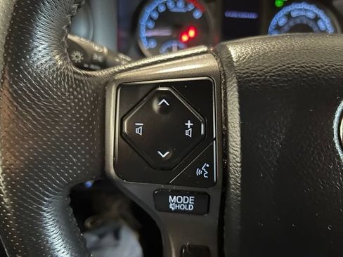 Used 2017 Toyota Tacoma TRD Off-Road AWD/4WD image 22