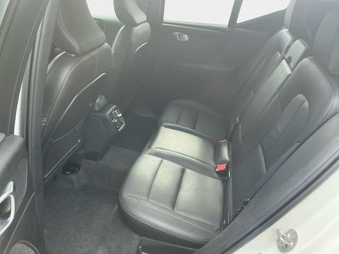 Used 2025 Volvo XC40 B5 Plus AWD/4WD image 14