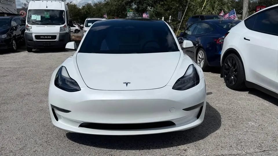 Used 2021 Tesla Model 3 Standard Range Plus RWD image 2