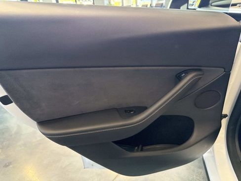Used 2025 Tesla Model Y Long Range image 16