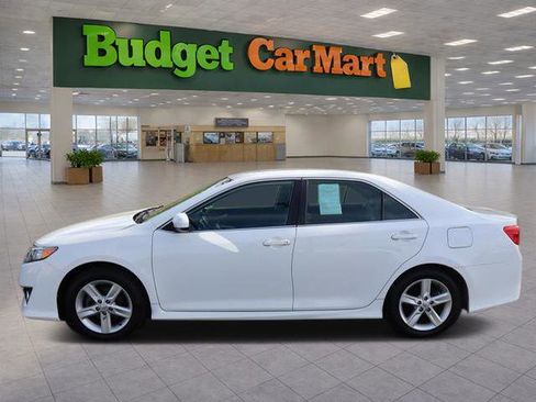 Used 2013 Toyota Camry SE image 3