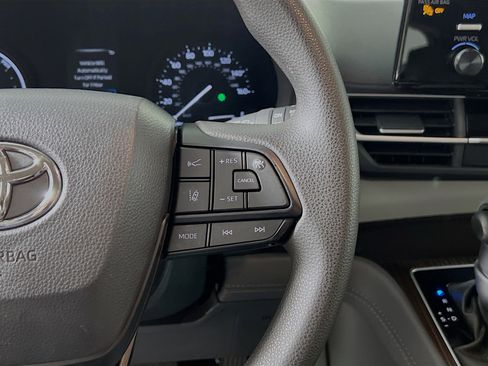 Used 2024 Toyota Sienna LE image 20