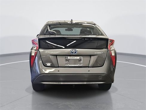 Used 2017 Toyota Prius Three image 4