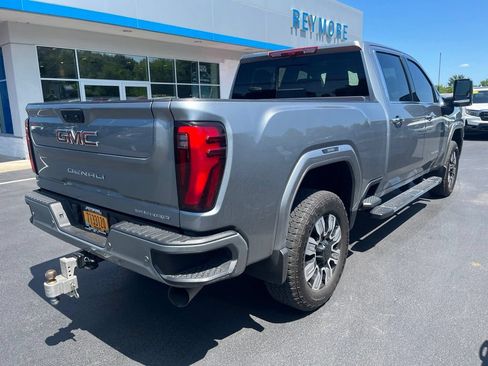 Used 2025 GMC Sierra 2500 Denali w/ Technology Package AWD/4WD image 4