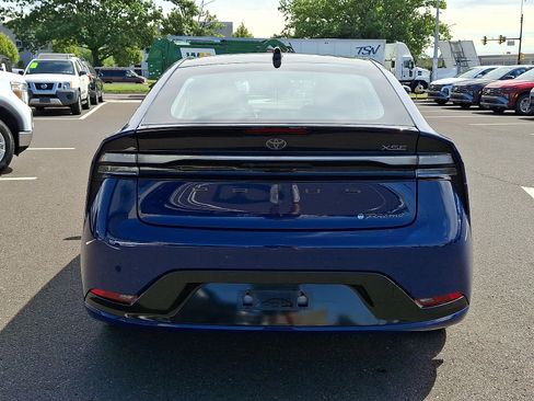 Used 2024 Toyota Prius Prime FWD image 5