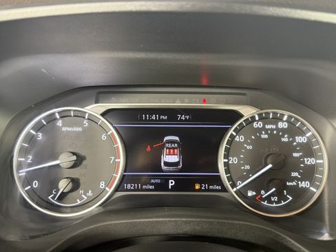 Used 2023 Nissan Rogue SV AWD/4WD image 17