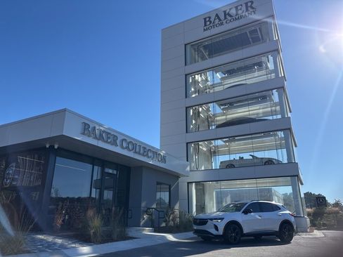 Used 2023 Buick Envision Preferred w/ Sport Touring Package image 3