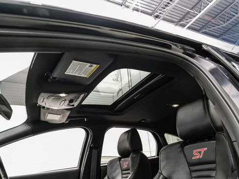 Used 2016 Ford Focus ST w/ Equipment Group 402A image 33