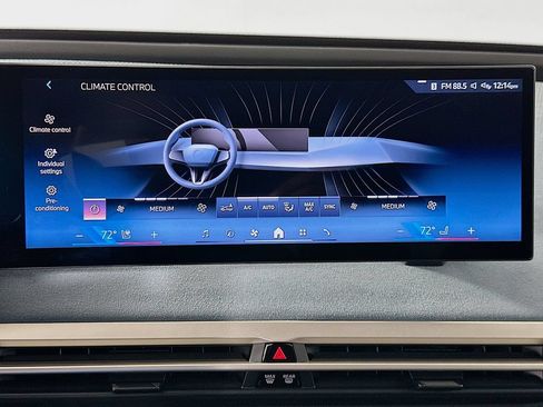Used 2024 BMW iX xDrive50 w/ Premium Package AWD/4WD image 16