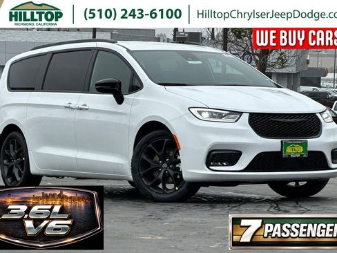 New 2026 Chrysler Pacifica Select w/ S Appearance Package FWD image 1