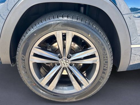Used 2022 Volkswagen Atlas SEL R-Line AWD/4WD image 9