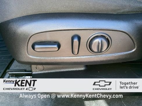 Used 2019 Chevrolet Traverse LT image 23