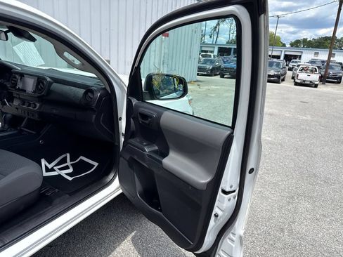 Used 2020 Toyota Tacoma SR RWD image 12
