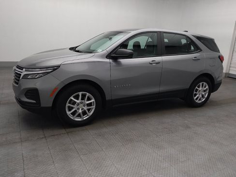 Used 2023 Chevrolet Equinox LS FWD image 2