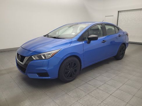 Used 2020 Nissan Versa S FWD image 2