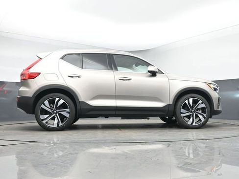 Used 2023 Volvo XC40 B5 Plus w/ Driver Assist Package image 16