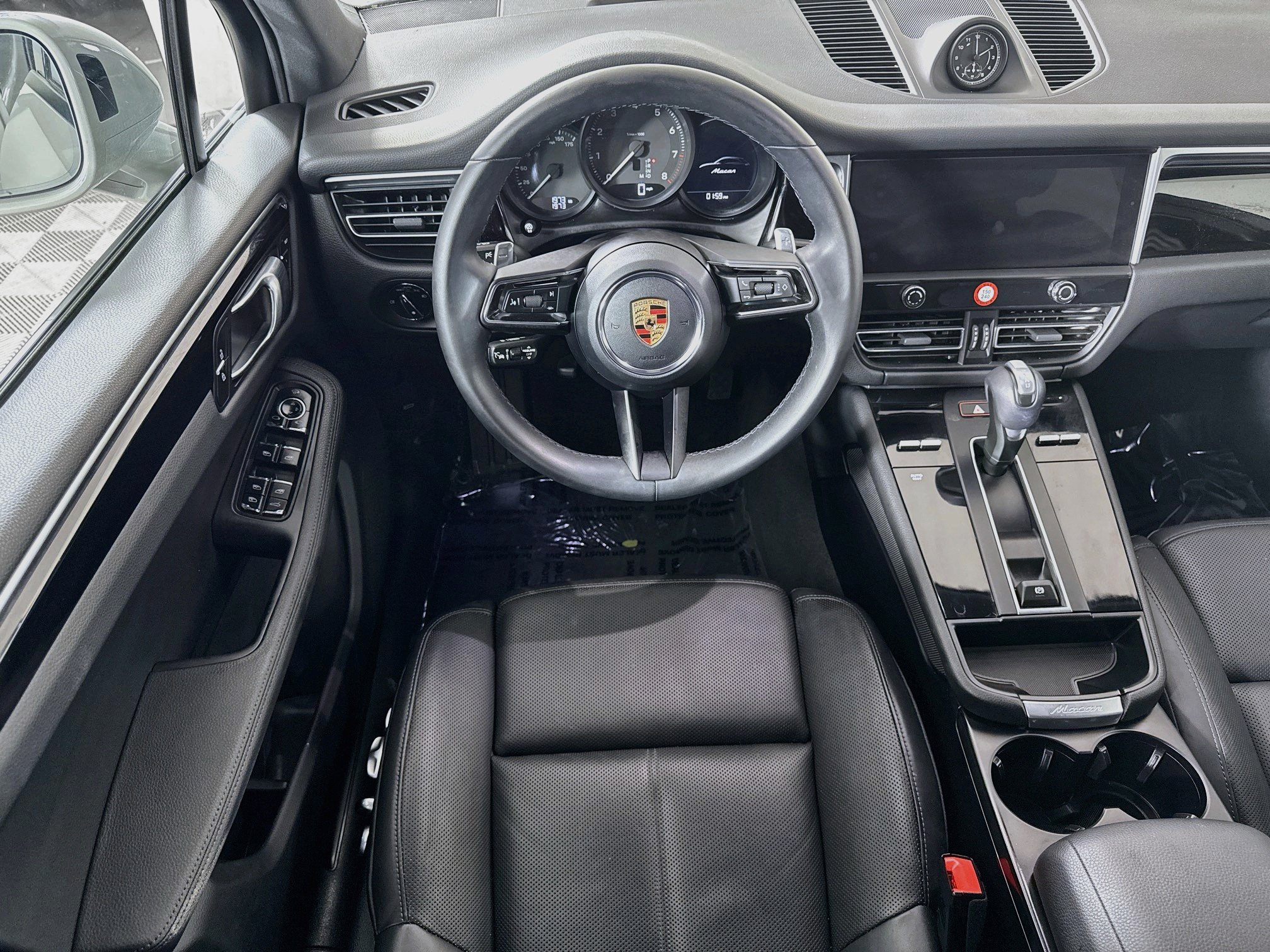 Certified 2023 Porsche Macan AWD/4WD image 22