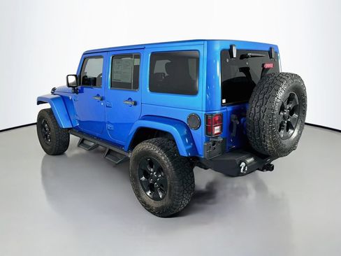 Used 2015 Jeep Wrangler Unlimited Sahara AWD/4WD image 5