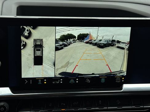 Used 2025 Chevrolet Silverado 2500 LTZ w/ LTZ Plus Package image 31