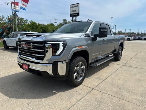 Used 2025 GMC Sierra 2500 SLE w/ SLE Value Package; AWD/4WD image 7