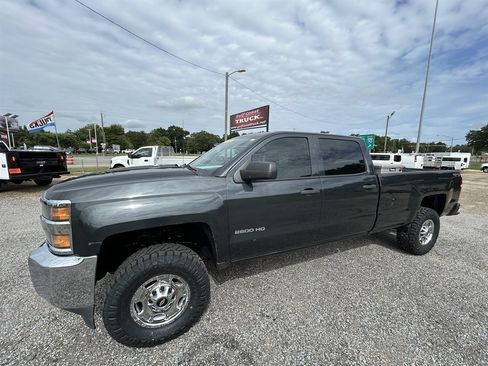 Used 2017 Chevrolet Silverado 2500 W/T AWD/4WD image 19