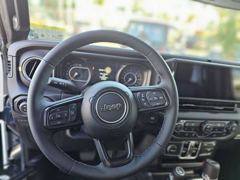 New 2026 Jeep Gladiator Sahara AWD/4WD image 21