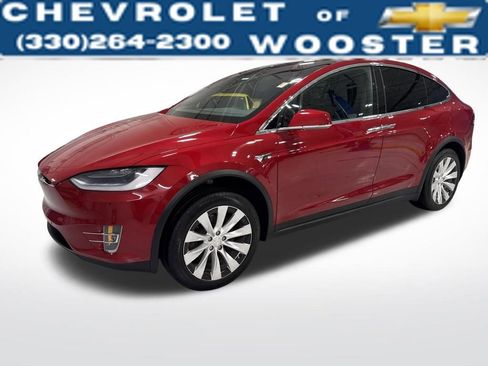 Used 2019 Tesla Model X image 1