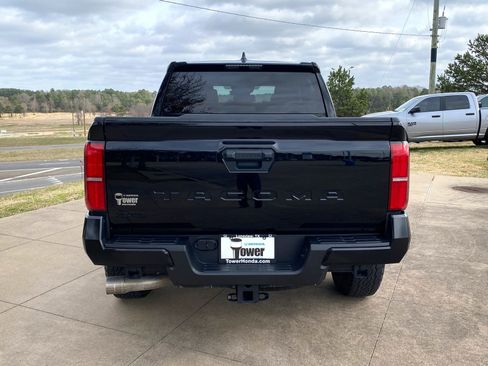 Used 2025 Toyota Tacoma TRD Off-Road image 5